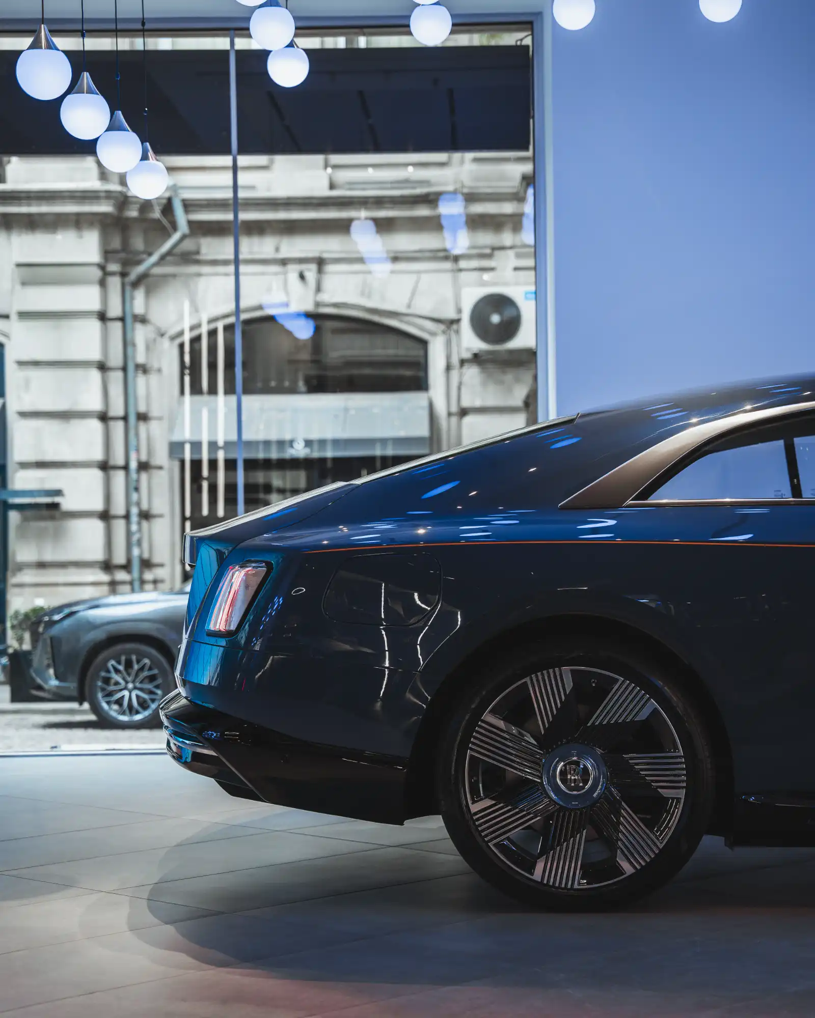 Rolls-Royce Spectre Side Profile View - Baku Dreams