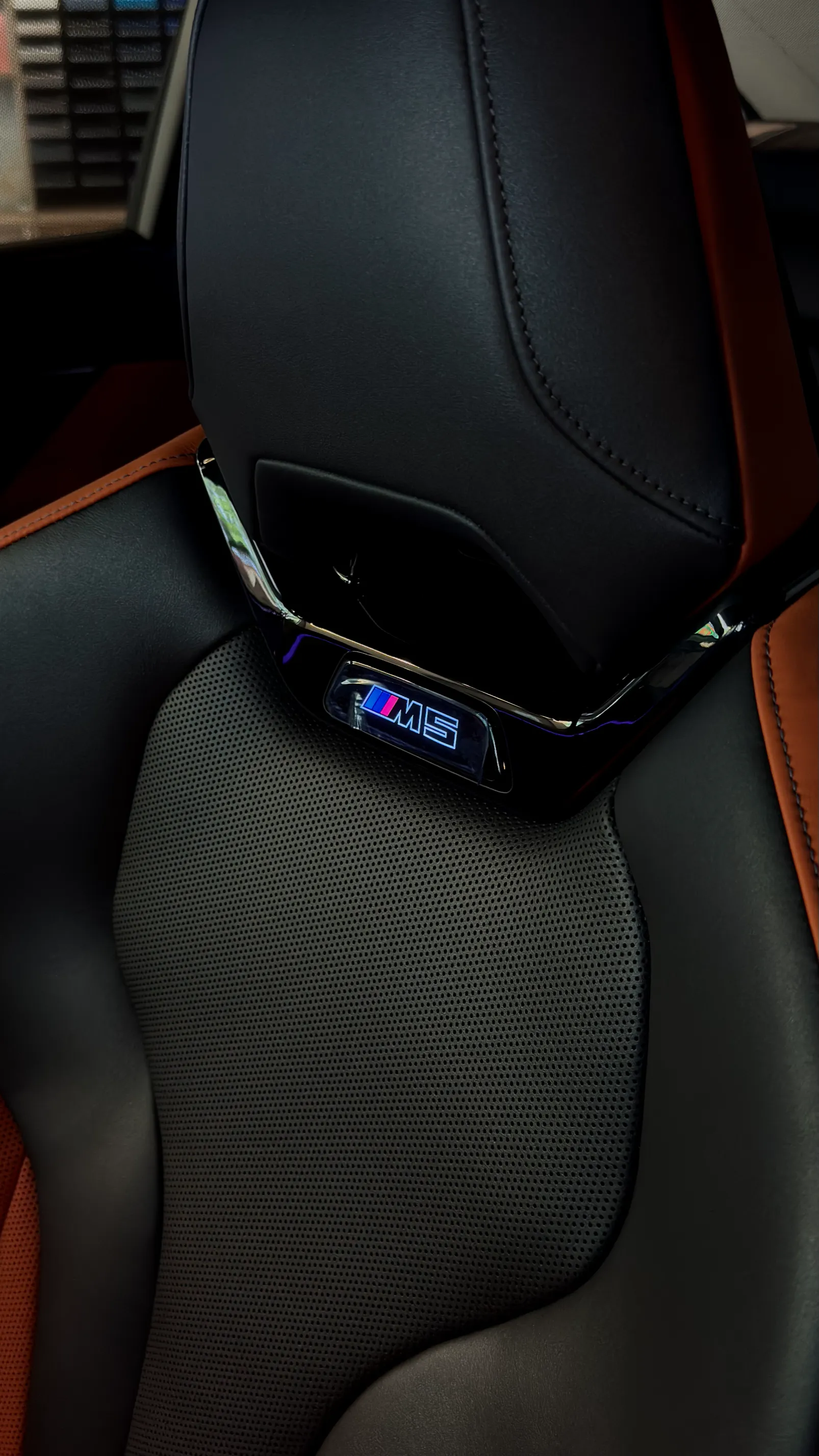 BMW M5 Features
